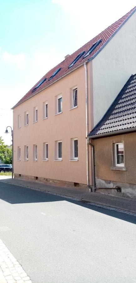 Kleine 1-Raum-Ferienwohnung Mit Hohem Komfort Teuchern Exteriér fotografie